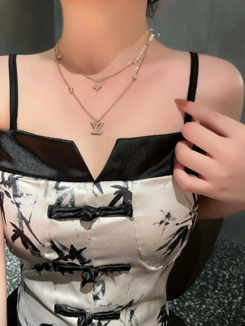 Louis Vuitton Necklaces Upgraded 247716