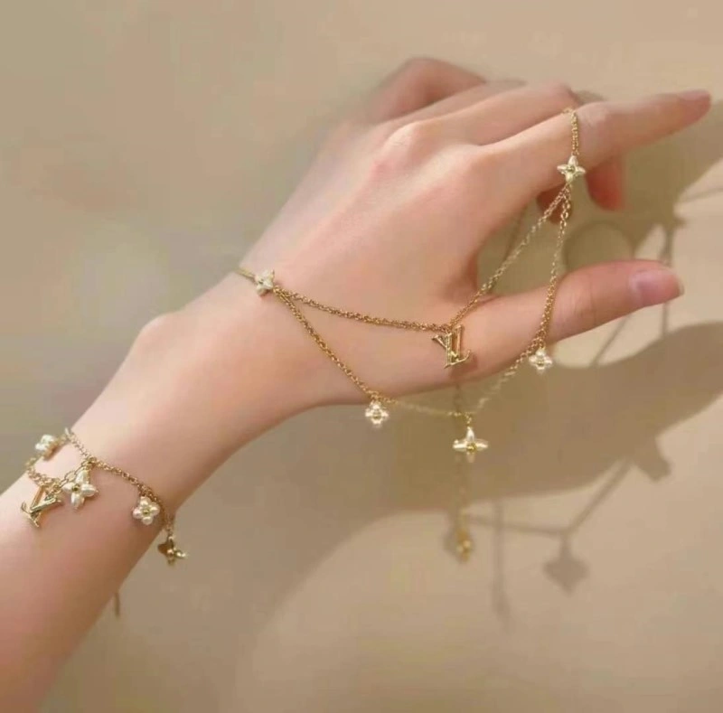 Louis Vuitton Necklaces Youthful 247709