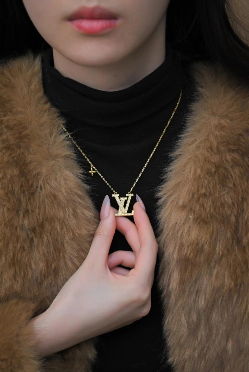 Louis Vuitton Necklaces Packable 247708