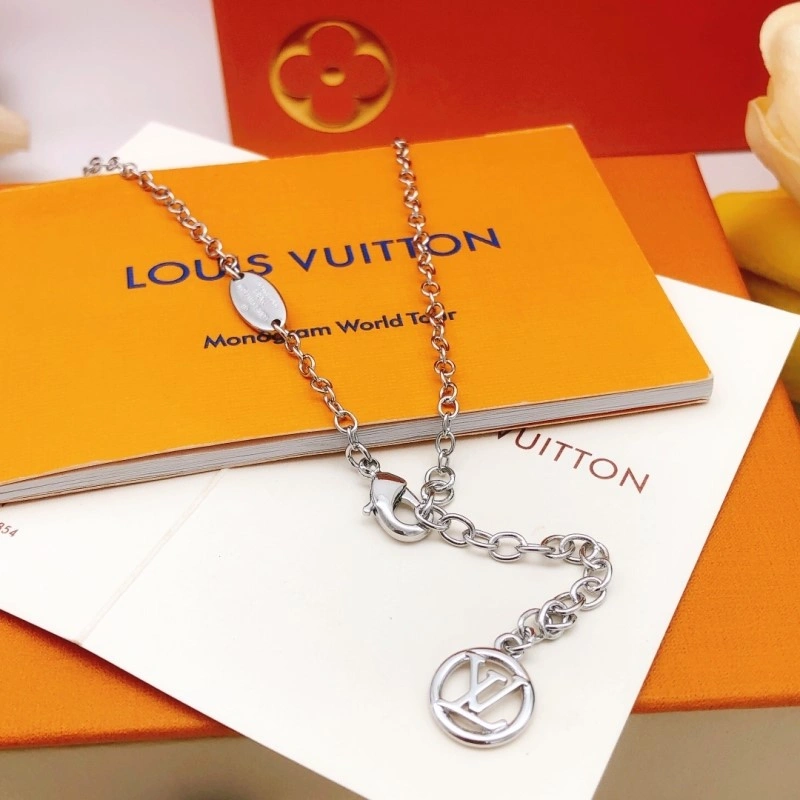 Compact Louis Vuitton Necklaces 247706