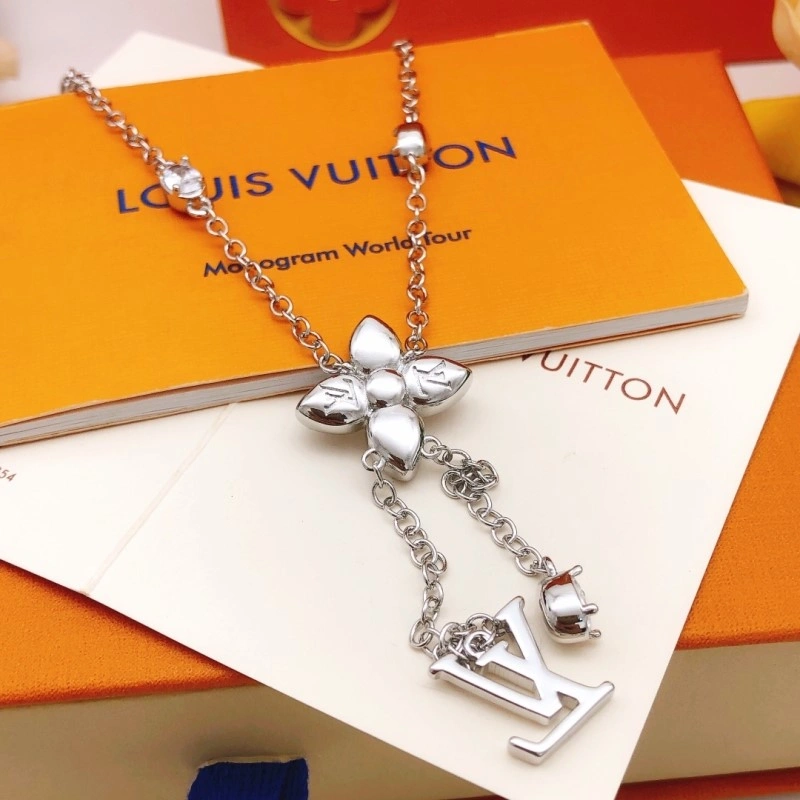 Compact Louis Vuitton Necklaces 247706