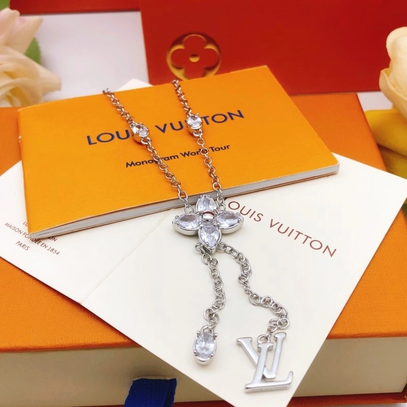 Compact Louis Vuitton Necklaces 247706