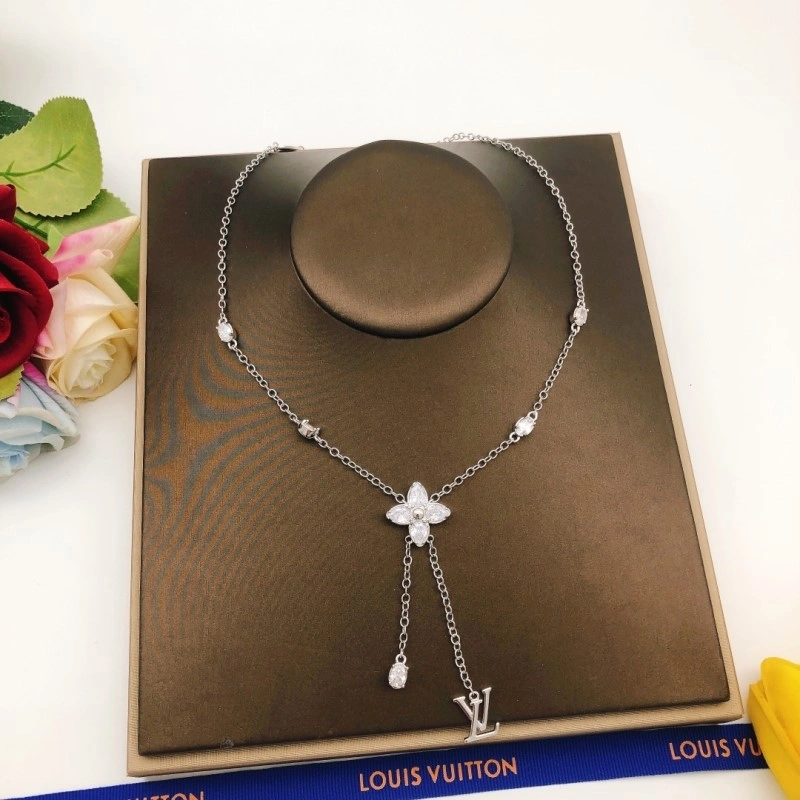 Compact Louis Vuitton Necklaces 247706