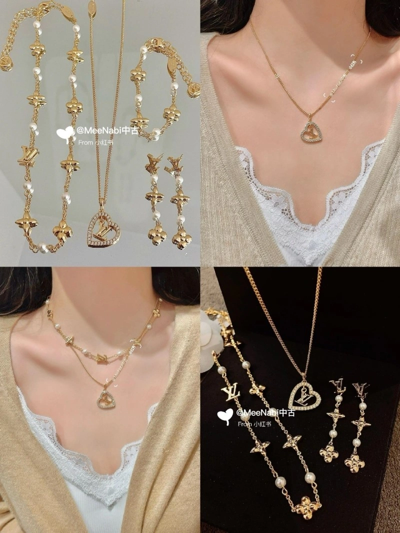 Louis Vuitton Necklaces UrbanChic 247704