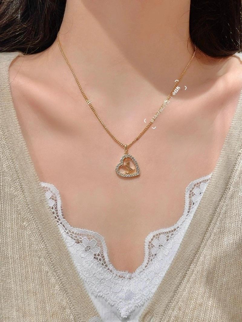 Louis Vuitton Necklaces UrbanChic 247704