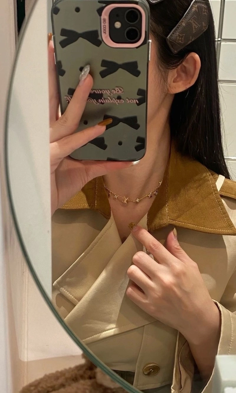 Breathable Louis Vuitton Necklaces 247680