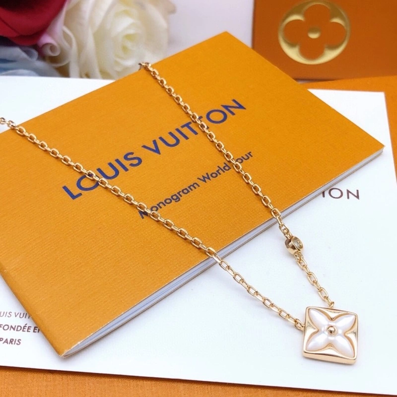 Louis Vuitton Necklaces Sleek 247679