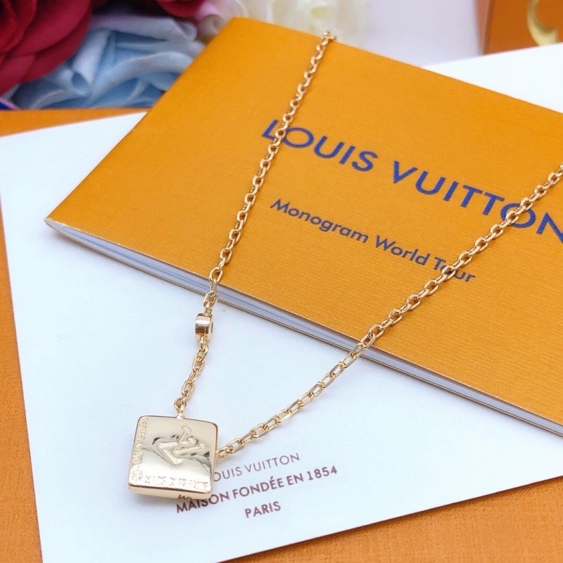 Louis Vuitton Necklaces Sleek 247679
