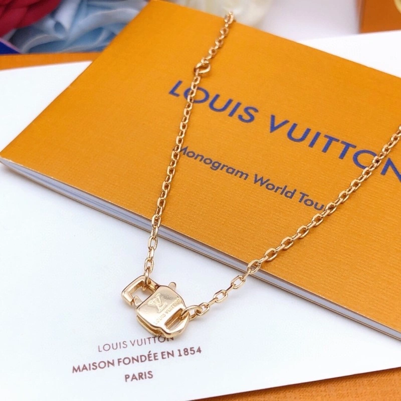 Louis Vuitton Necklaces Sleek 247679