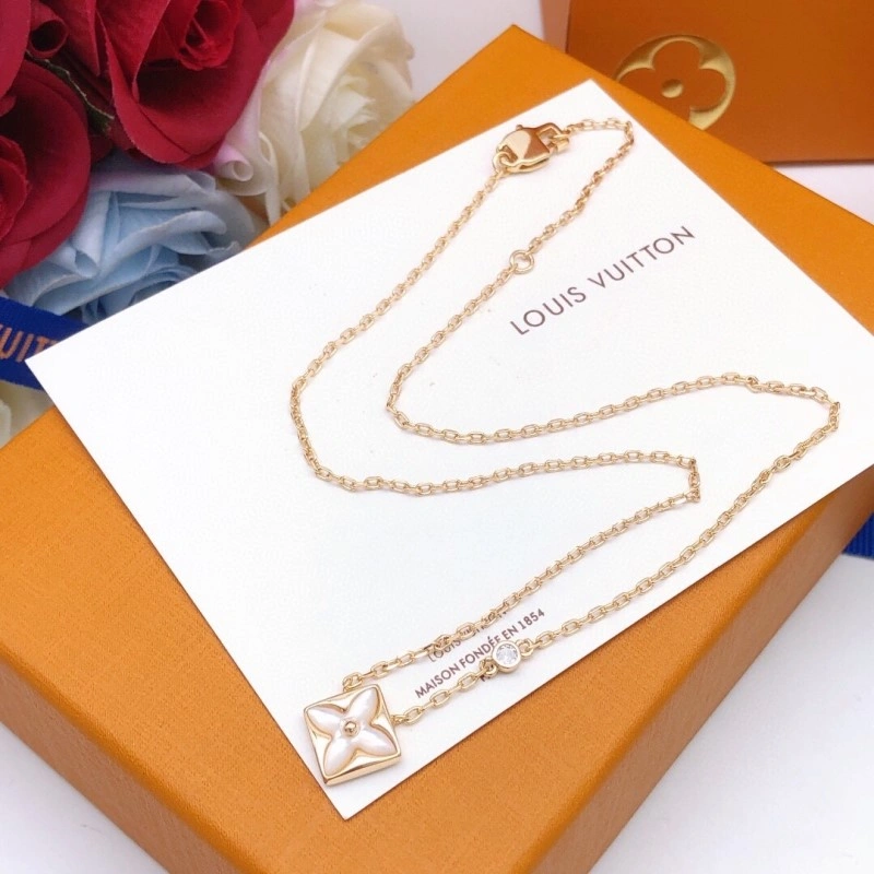 Louis Vuitton Necklaces Sleek 247679