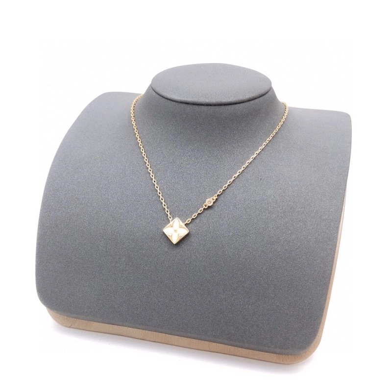 Louis Vuitton Necklaces Sleek 247679