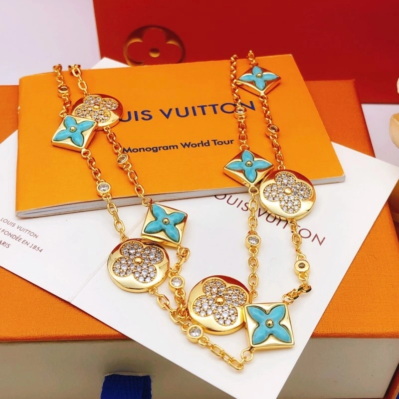Supportive Louis Vuitton Necklaces 247681