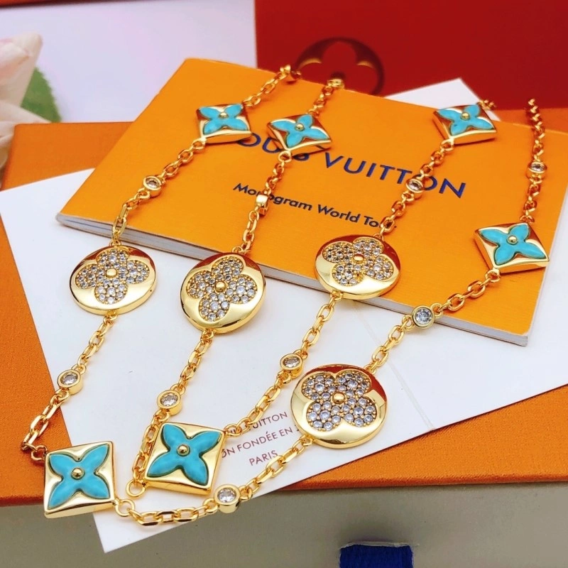 Supportive Louis Vuitton Necklaces 247681