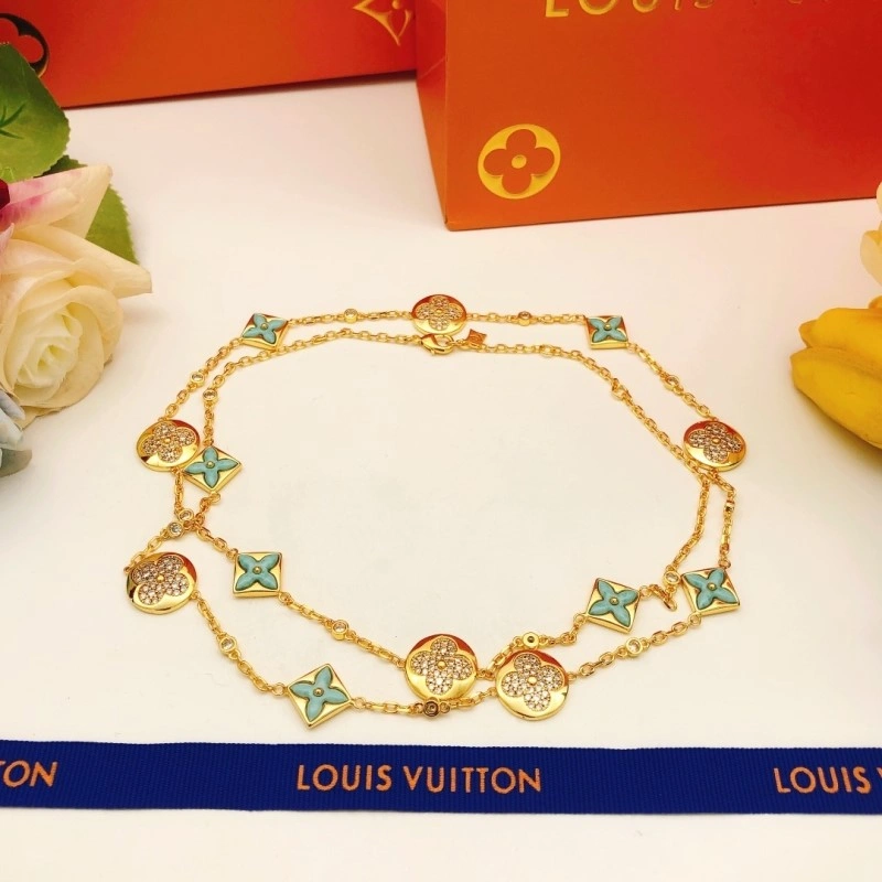 Supportive Louis Vuitton Necklaces 247681