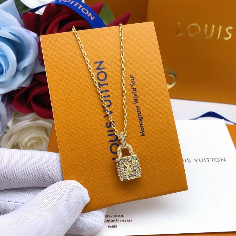 FashionForward Louis Vuitton Necklaces 247699