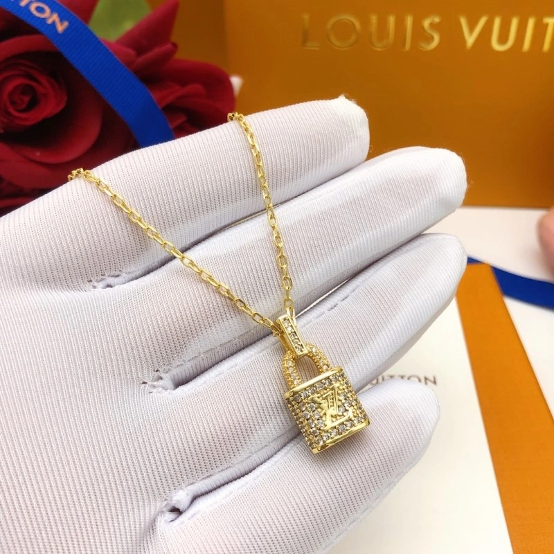 FashionForward Louis Vuitton Necklaces 247699