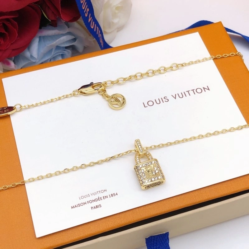 FashionForward Louis Vuitton Necklaces 247699