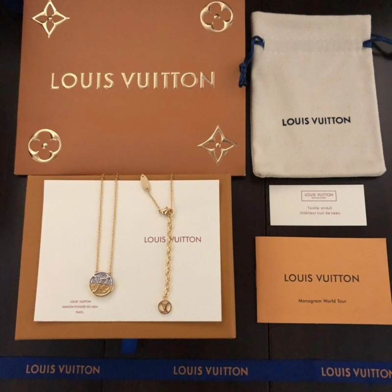 Chic Louis Vuitton Necklaces 247701