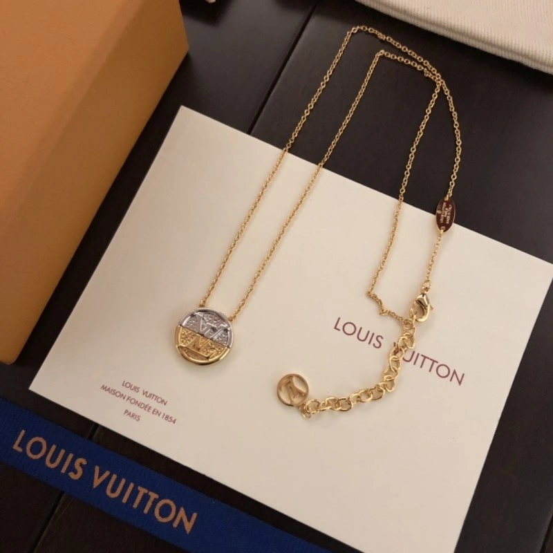 Chic Louis Vuitton Necklaces 247701