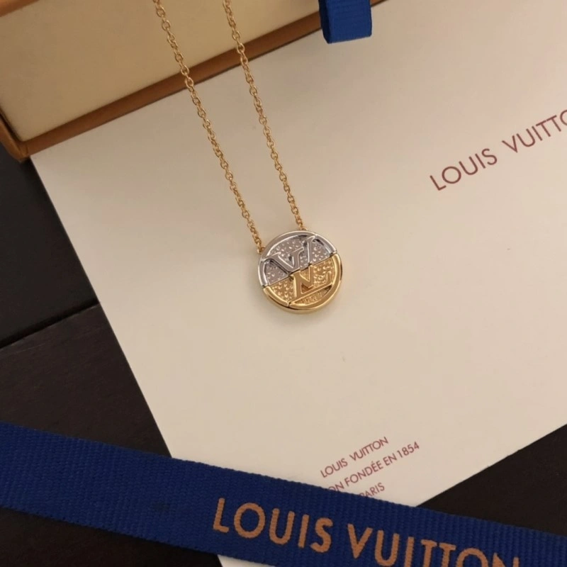 Chic Louis Vuitton Necklaces 247701