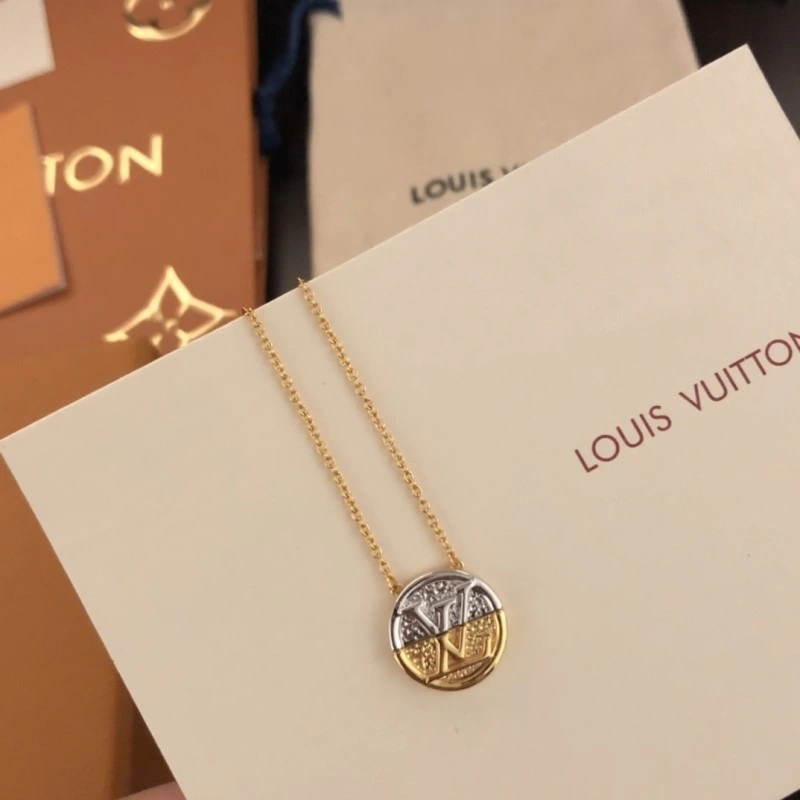 Chic Louis Vuitton Necklaces 247701