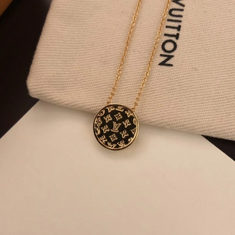 Chic Louis Vuitton Necklaces 247701