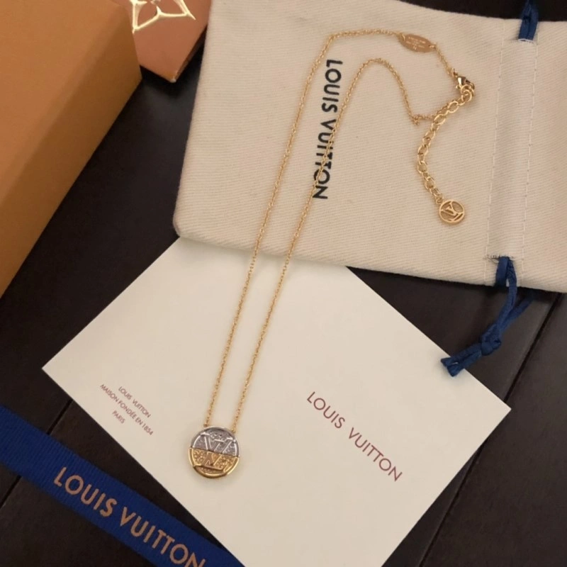 Chic Louis Vuitton Necklaces 247701