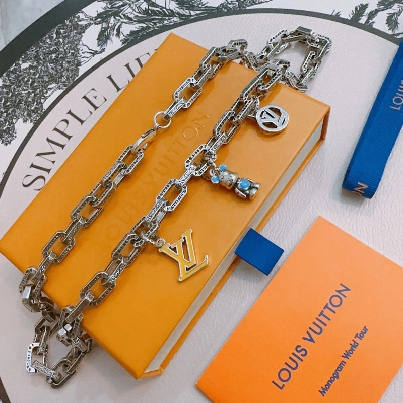 Louis Vuitton Necklaces Flexible 247689