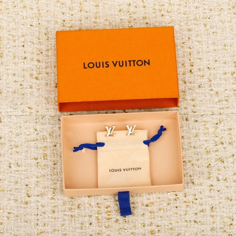 Flexible Louis Vuitton Necklaces 247693
