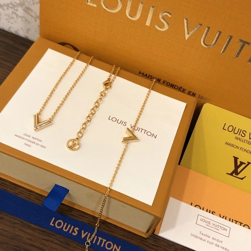 Louis Vuitton Necklaces SportInspired 247696