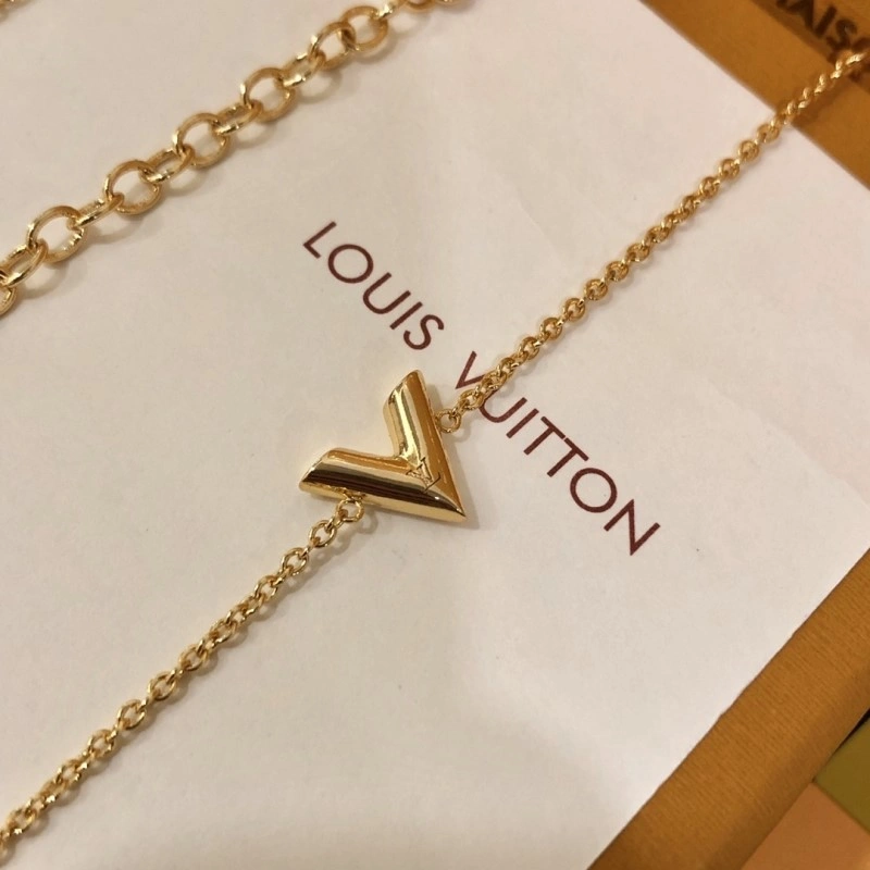 Louis Vuitton Necklaces SportInspired 247696