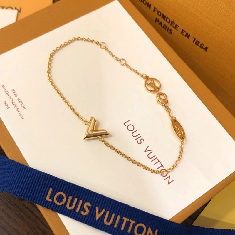 Louis Vuitton Necklaces SportInspired 247696