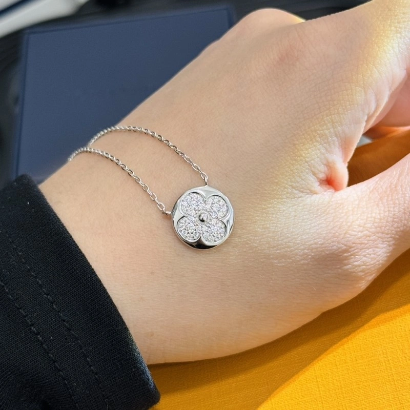 Louis Vuitton Necklaces WaterResistant 247692