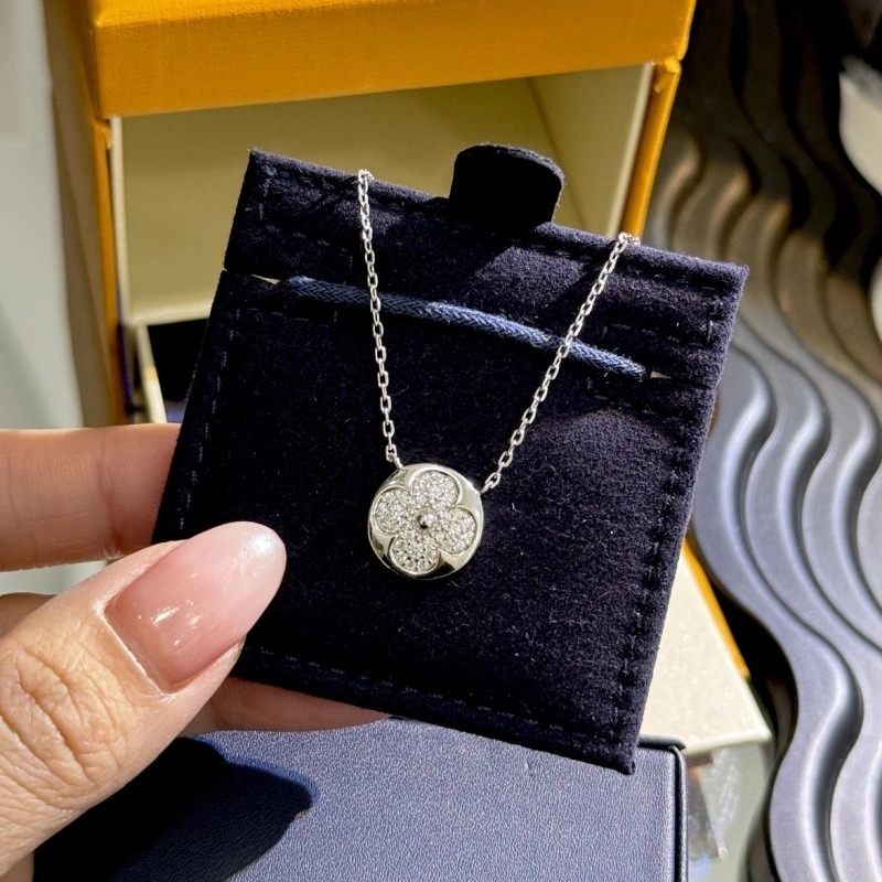 Louis Vuitton Necklaces WaterResistant 247692