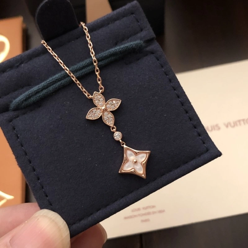 Neat Louis Vuitton Necklaces 247687