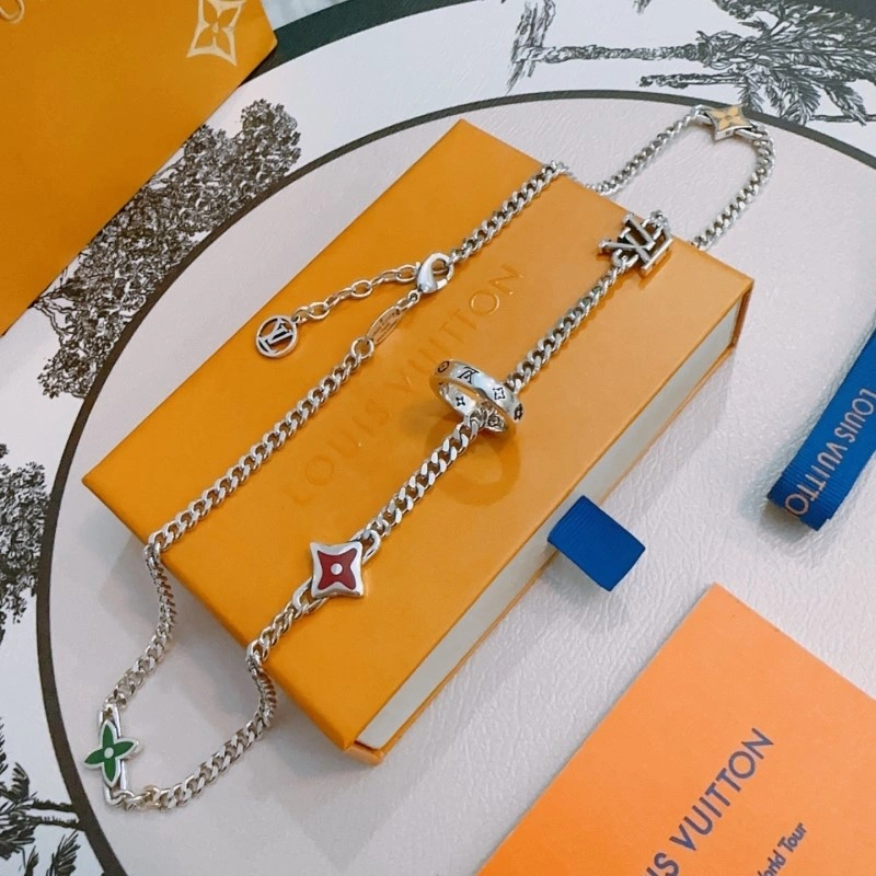 Louis Vuitton Necklaces Attractive 247673