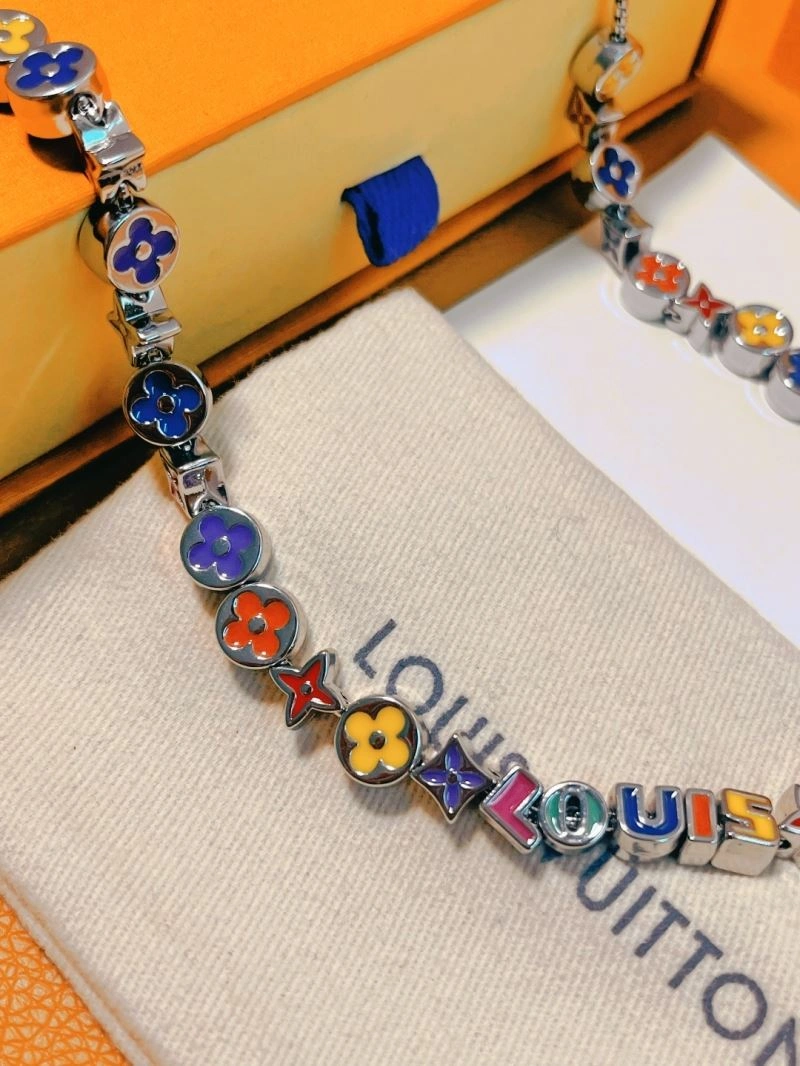 Premium Louis Vuitton Necklaces 268416
