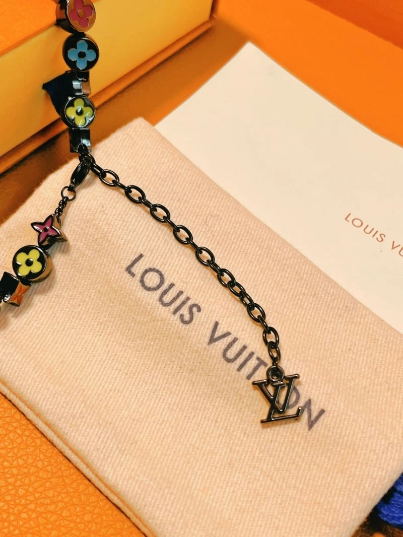 Louis Vuitton Necklaces Durable 268415