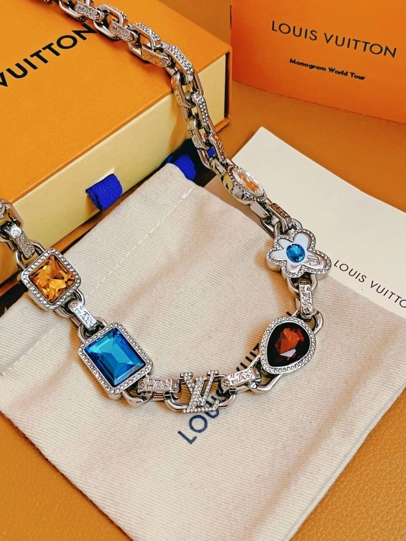 Louis Vuitton Necklaces Resilient 268408
