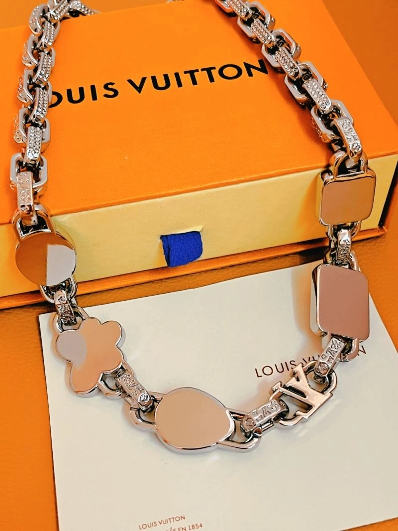 Louis Vuitton Necklaces Resilient 268408