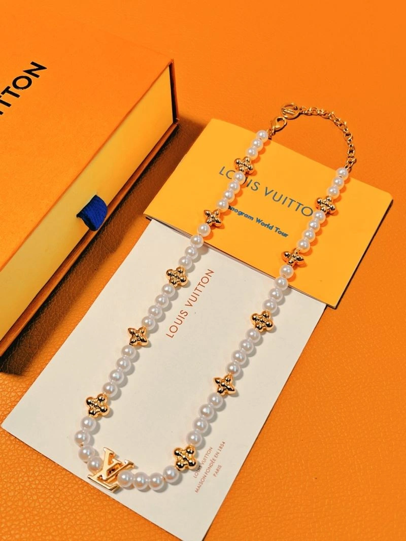 UrbanChic Louis Vuitton Necklaces 268410
