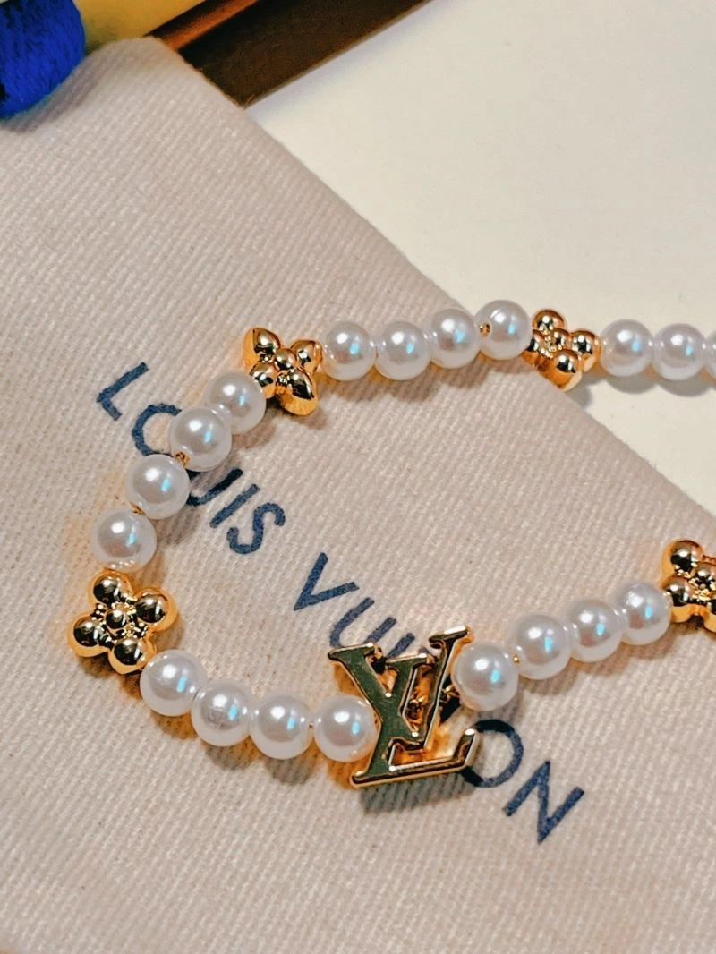 UrbanChic Louis Vuitton Necklaces 268410