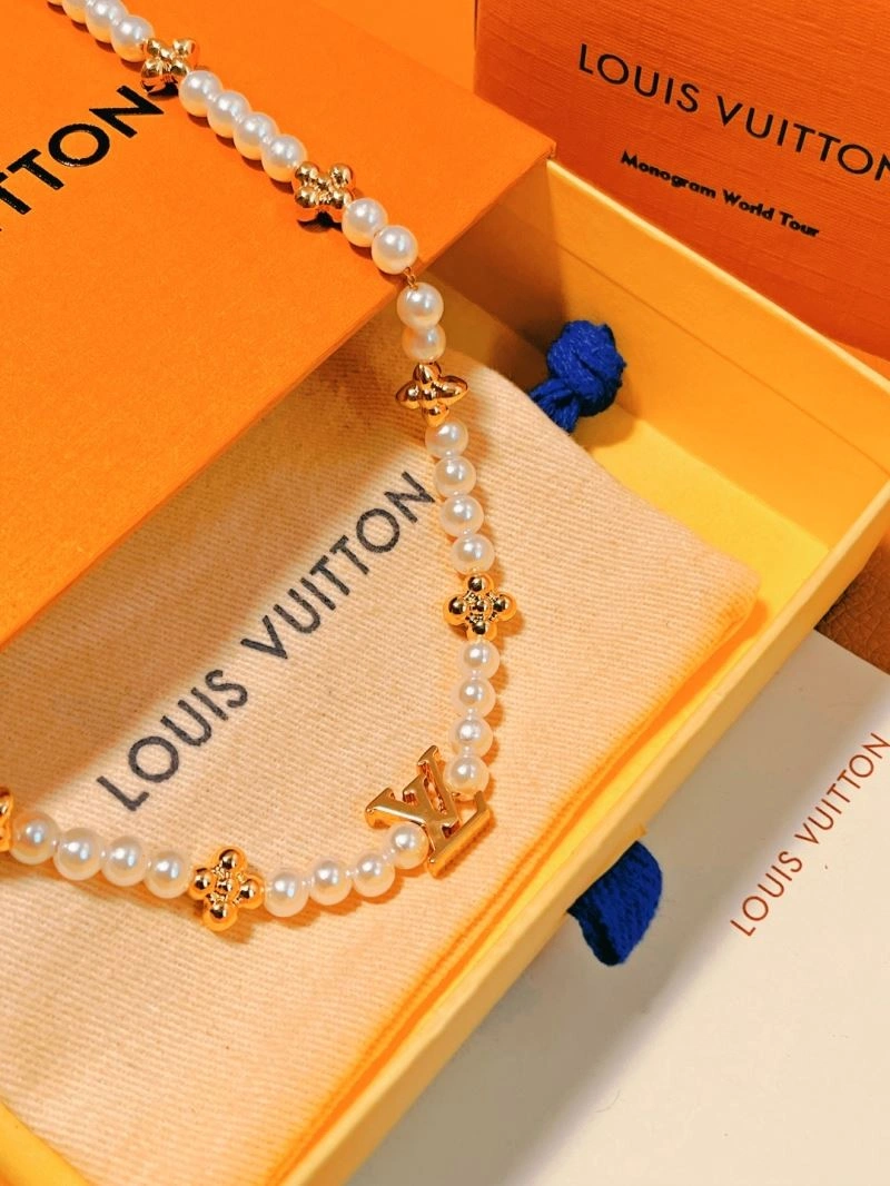 UrbanChic Louis Vuitton Necklaces 268410