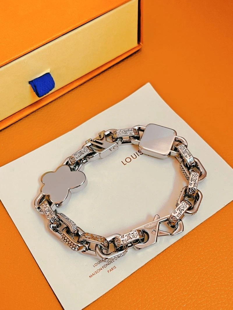 Louis Vuitton Necklaces Classic 268394