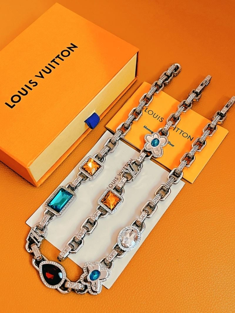 Louis Vuitton Necklaces Classic 268394