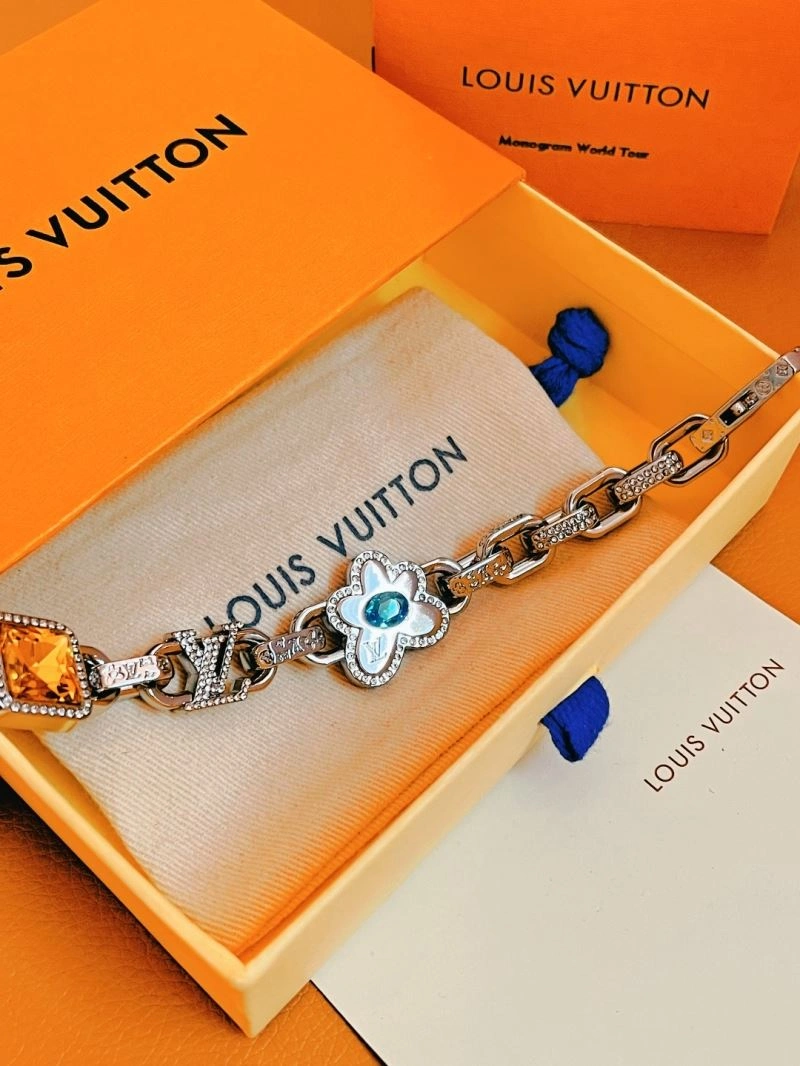 Louis Vuitton Necklaces Classic 268394