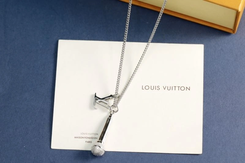 Louis Vuitton Necklaces OnTrend 268403