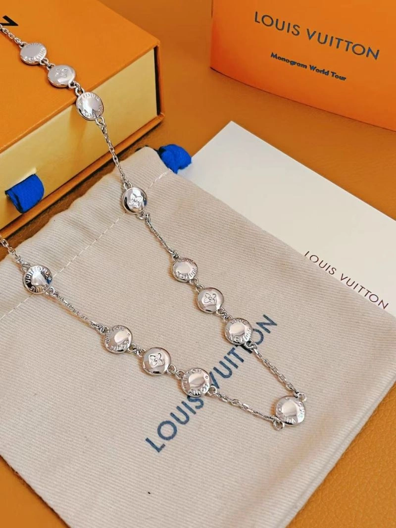 Louis Vuitton Necklaces Bold 268401
