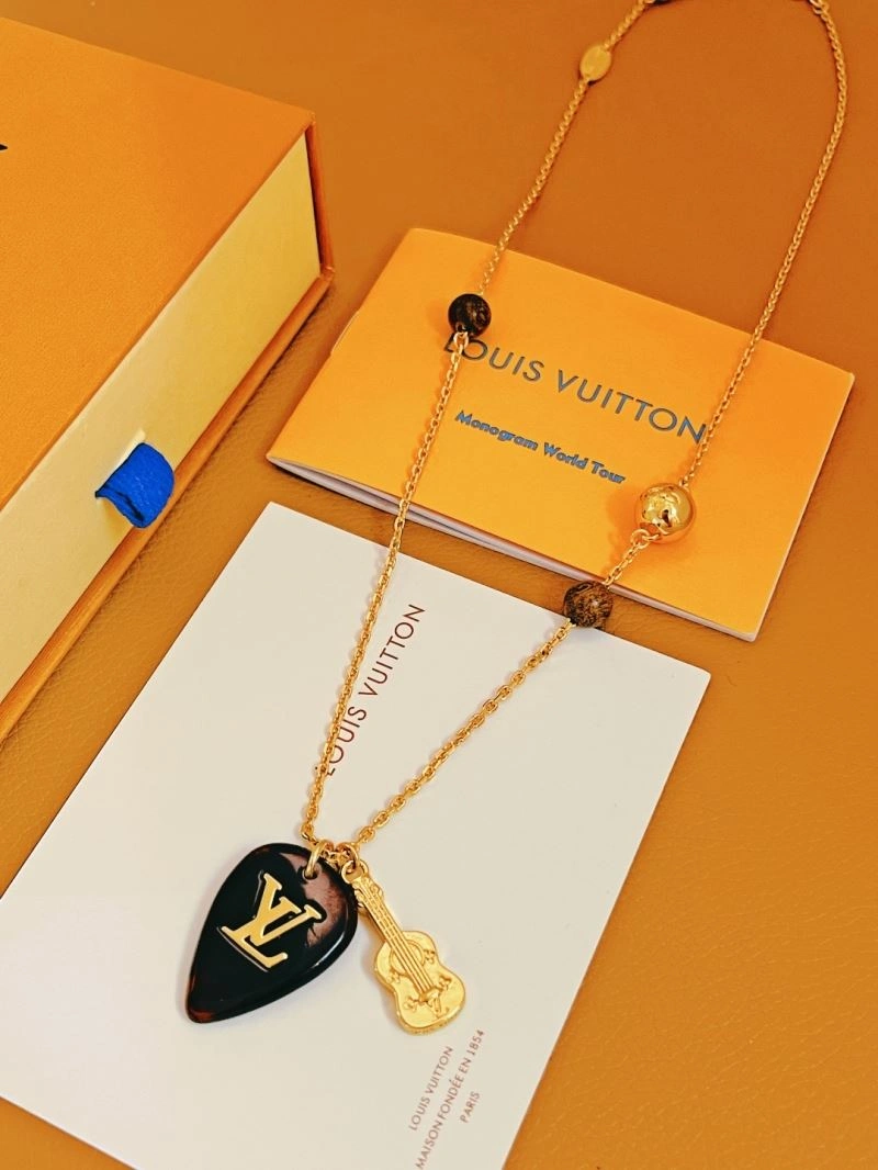 Louis Vuitton Necklaces Breathable 268404