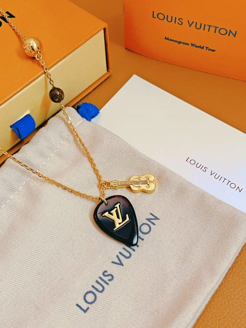 Louis Vuitton Necklaces Breathable 268404